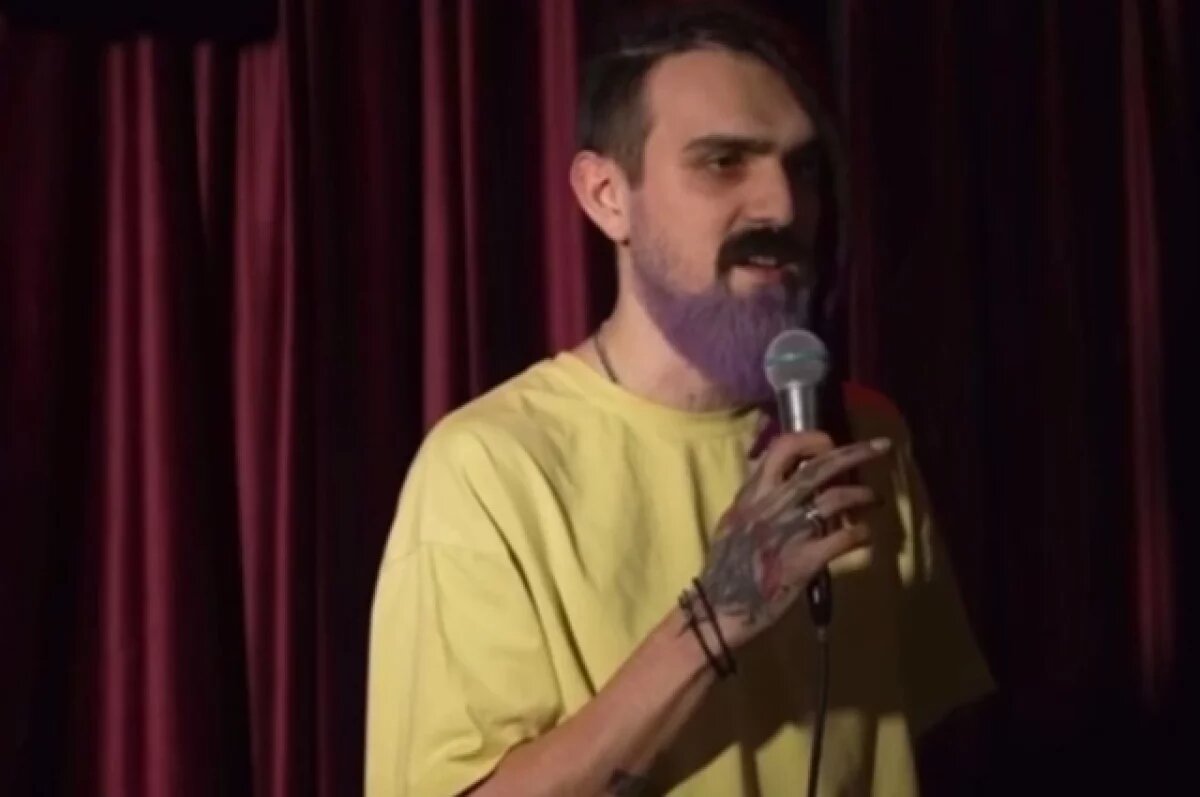    Смех клином сошелся.