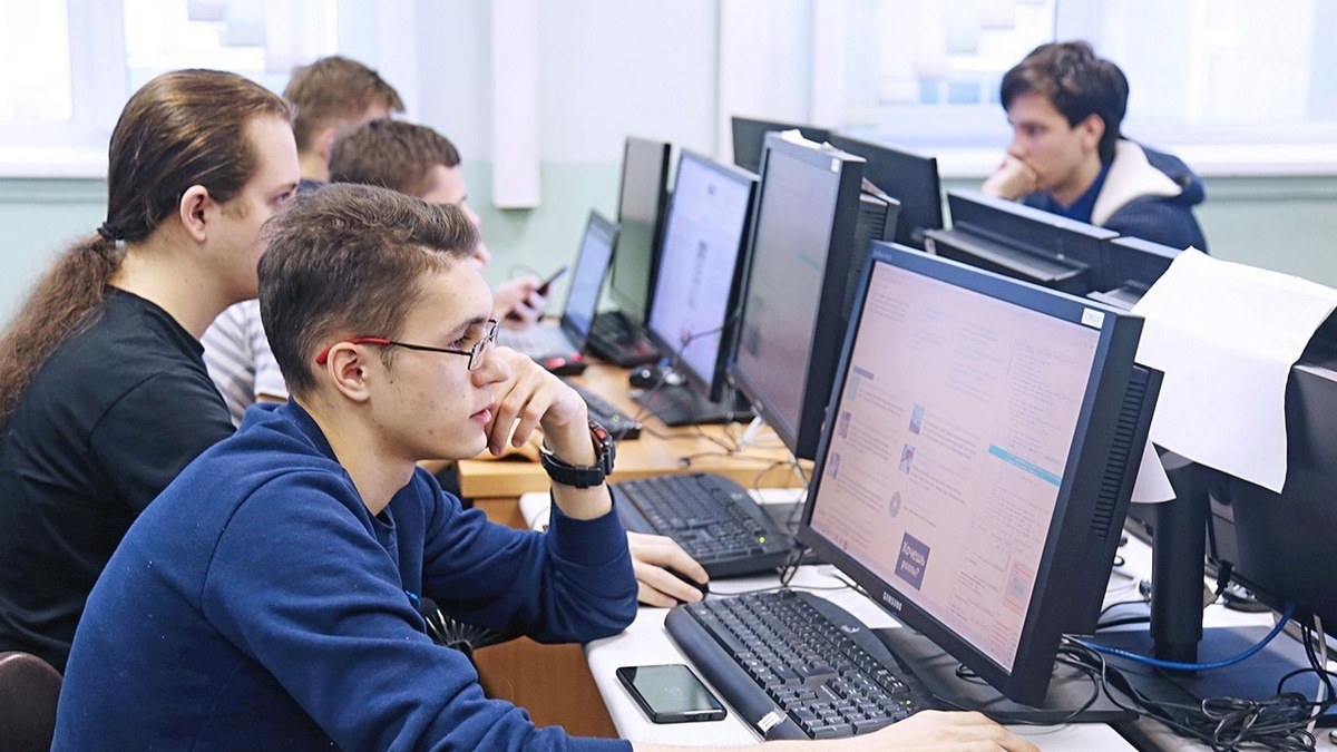    Т-Банк Образование запускает бесплатный курс информатики для школьников