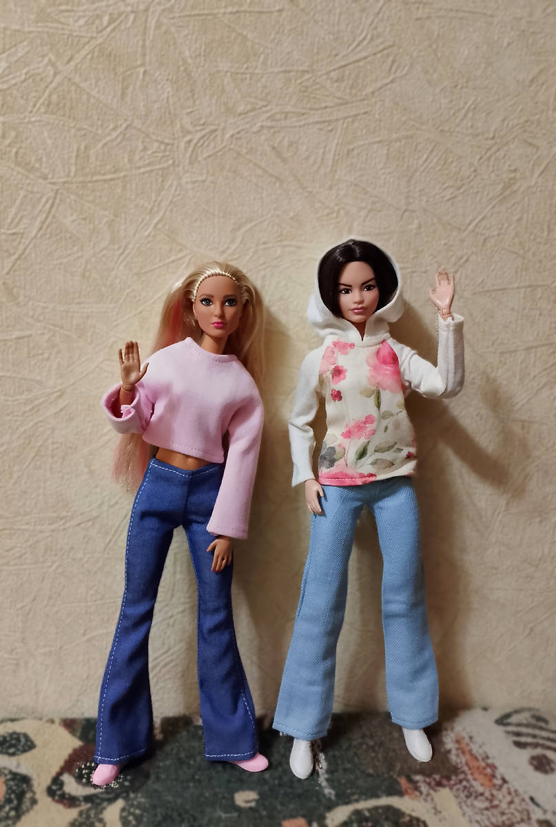 Николь и Софи. 