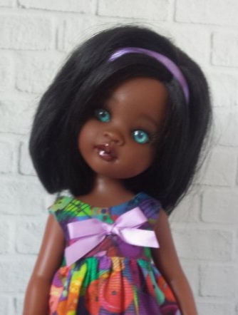 Наклонная головка у куклы Паола Рейна