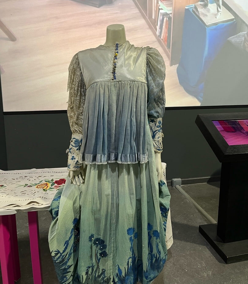 Каждый костюм в коллекции «Круг народов Дона» – как страница из книги о Донском крае, написанная языком моды и искусства. / ФОТО автора