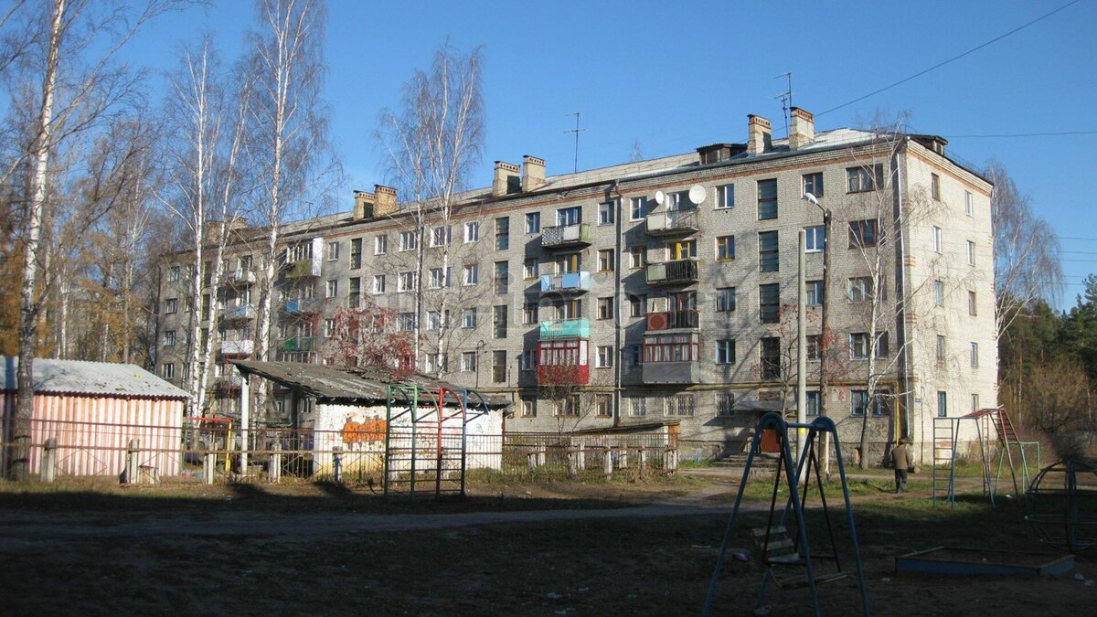 Дом, в котором жили дедушка и бабушка, он почти не изменился Из: https://gus-info.ru/i/house/s-175/eh5I3cdA.jpg 