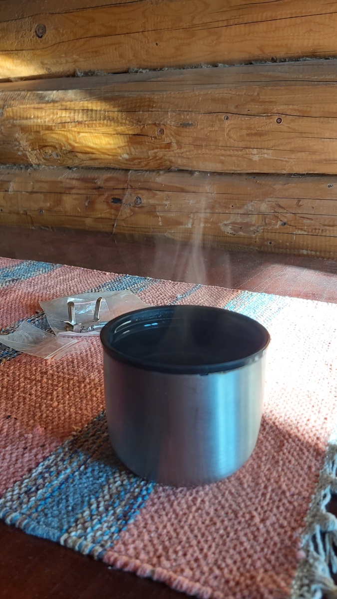 Дача осенью, в доме уже холодно