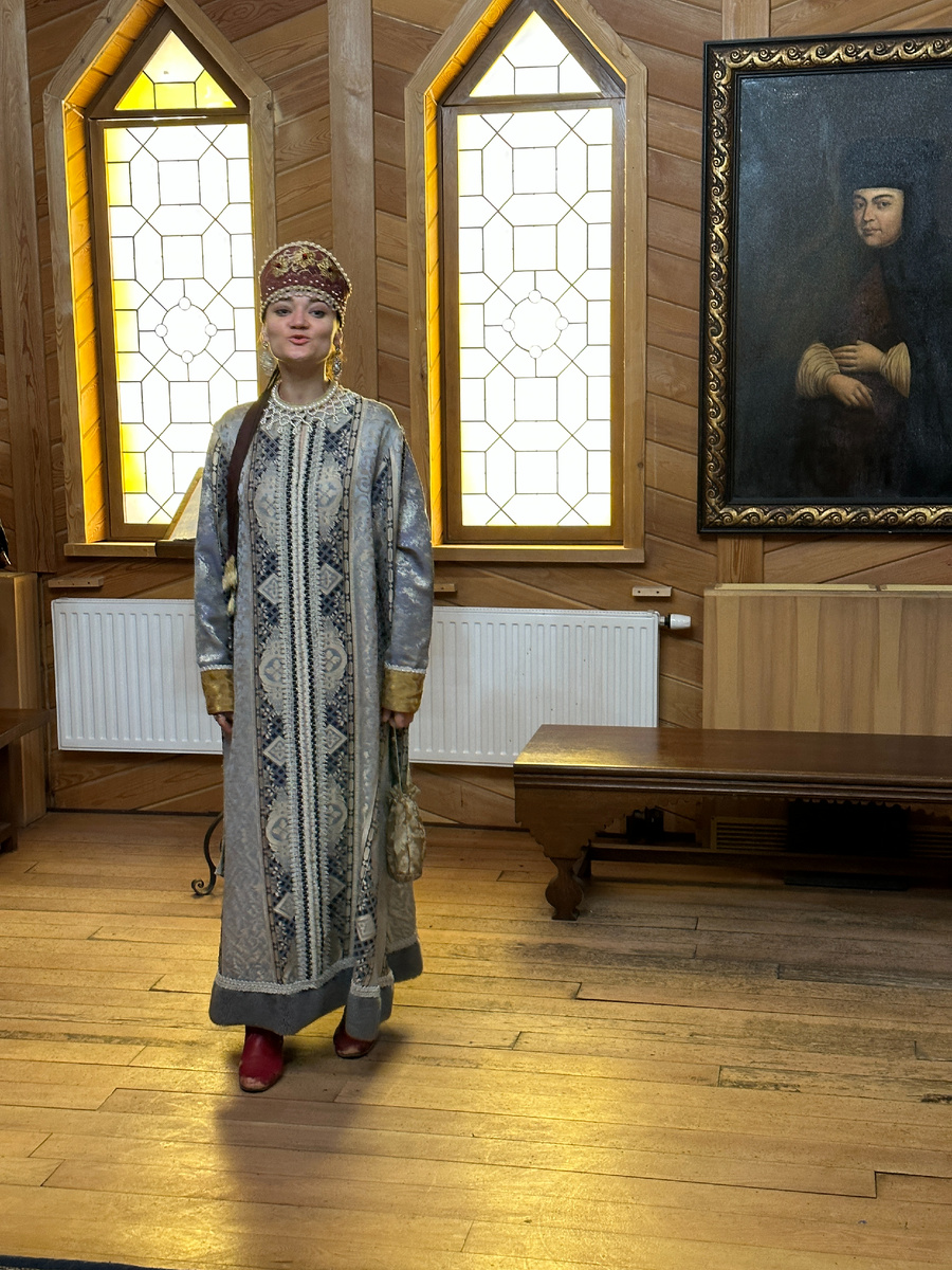 Прекрасная экскурсовод, подарившая погружение в эпоху