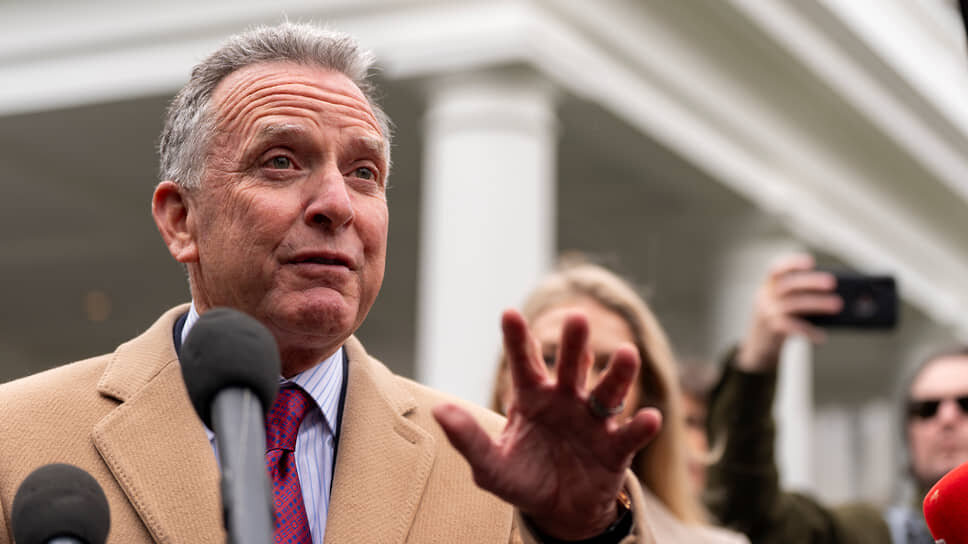 После разговора с главой Белого дома спецпосланник президента США Стив Уиткофф заявил, что Дональд Трамп ожидает достижения договоренности о прекращении огня «в течение нескольких недель».📷Фото: Alex Brandon / AP