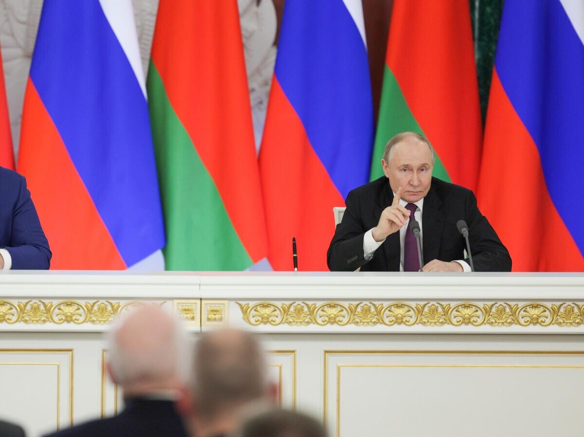    Президент РФ Владимир Путин во время совместной с президентом Белоруссии Александром Лукашенко пресс-конференции по итогам встречи© РИА Новости / POOL