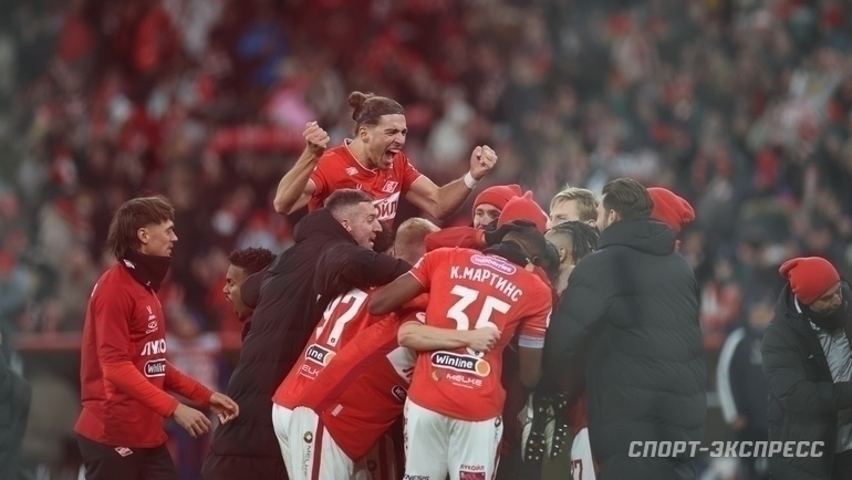    Футболисты «Спартака» празднуют победу над «Зенитом» в матче РПЛ 16 марта.Дарья Исаева