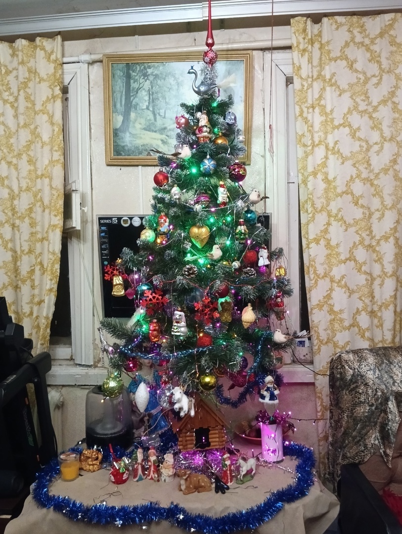 В 21 веке такая картина отбрасывает лет так на 50 назад, что развитию тоже не способствует. Картинка из соцсети ВК.