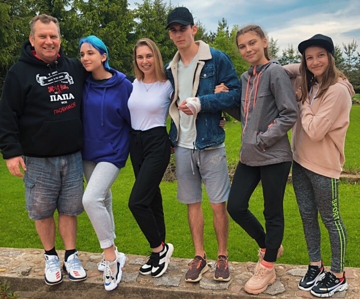 Семья Бойко. Николай (отец), Мария, Анна, Михаил, Эсфирь, Елизавета. 2019