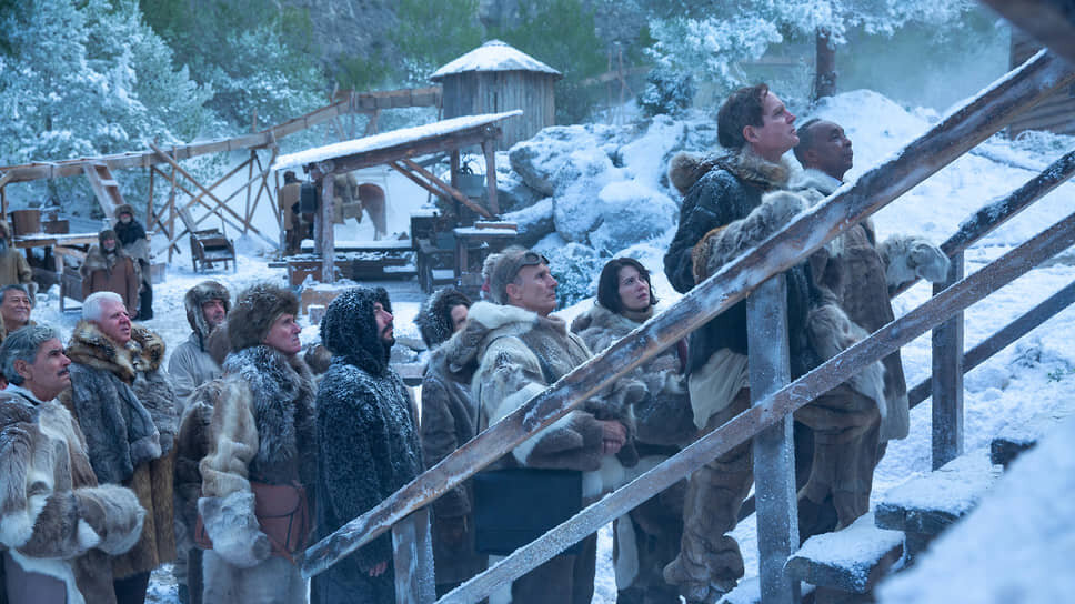 Неизвестный вирус обрекает самых богатых на скитания.📷Фото: Basque Films S.L.