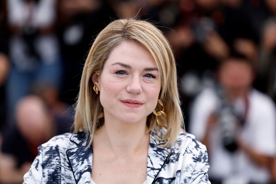    Эмили Декенн / Источник: © SEBASTIEN NOGIER/EPA/ТАСС