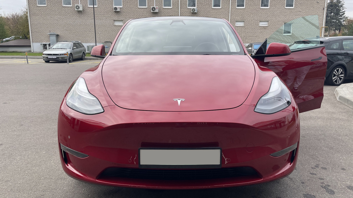 Tesla Model Y - Фото взято с сайта www.drive2.ru (Публикуют их реальные люди)