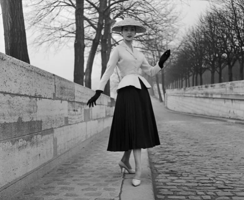 Костюм Bar из коллекции Dior Haute Couture весна-лето 1947