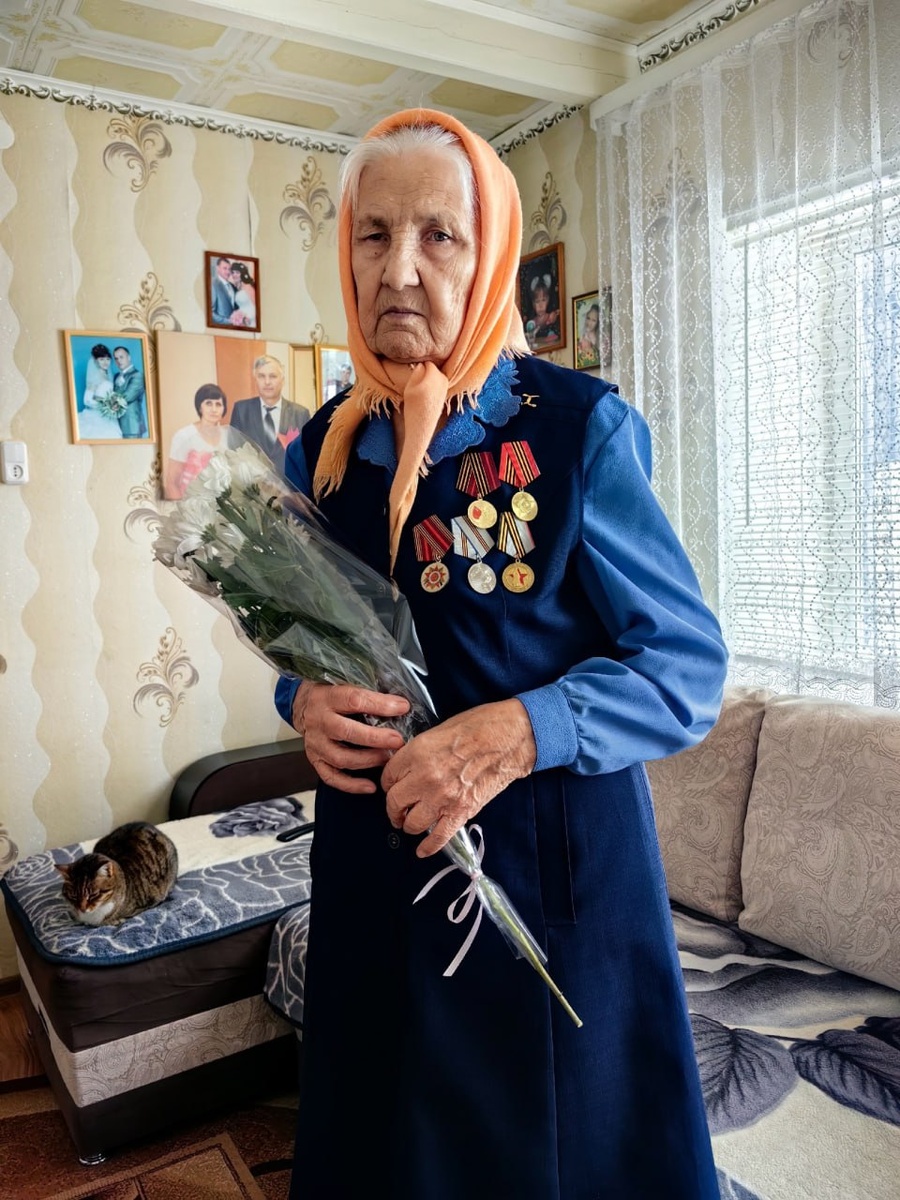  📷    80 лет Великой Победе. В Александровском районе вручили юбилейные медали ветеранам Белов Михаил Александрович
