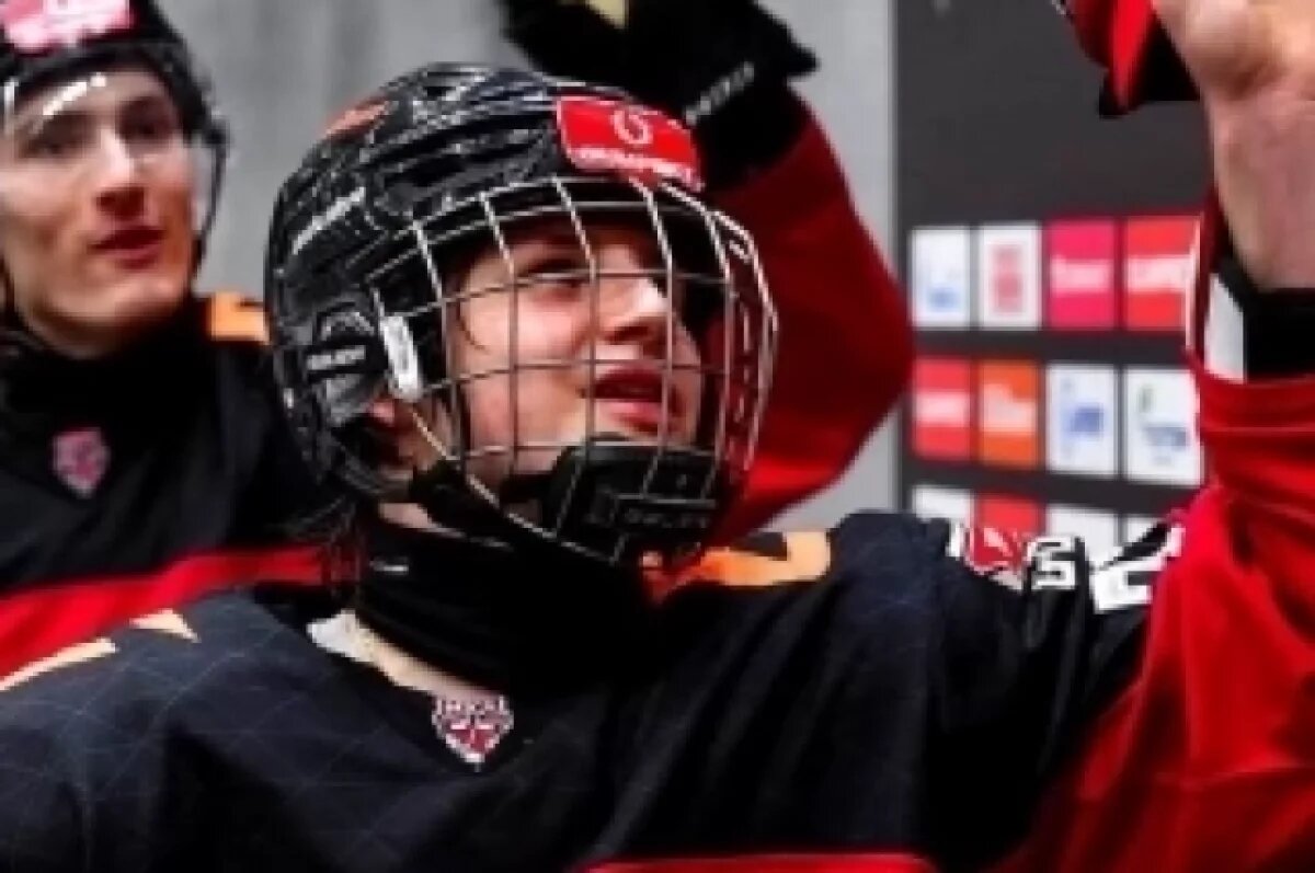    «Омские Ястребы» возглавили турнирную таблицу МХЛ