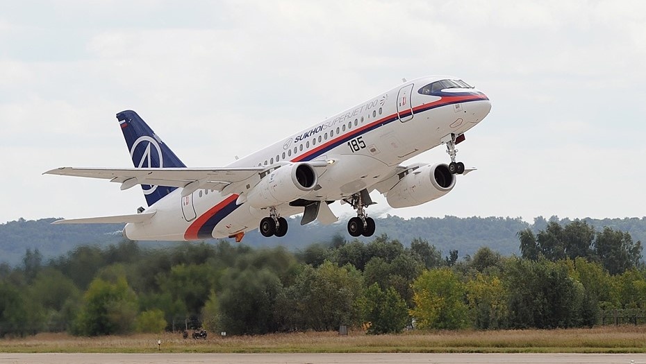    Среднемагистральный пассажирский самолет "Суперджет 100" в Жуковском. Автор фото: ИТАР-ТАСС/Максим Шеметов