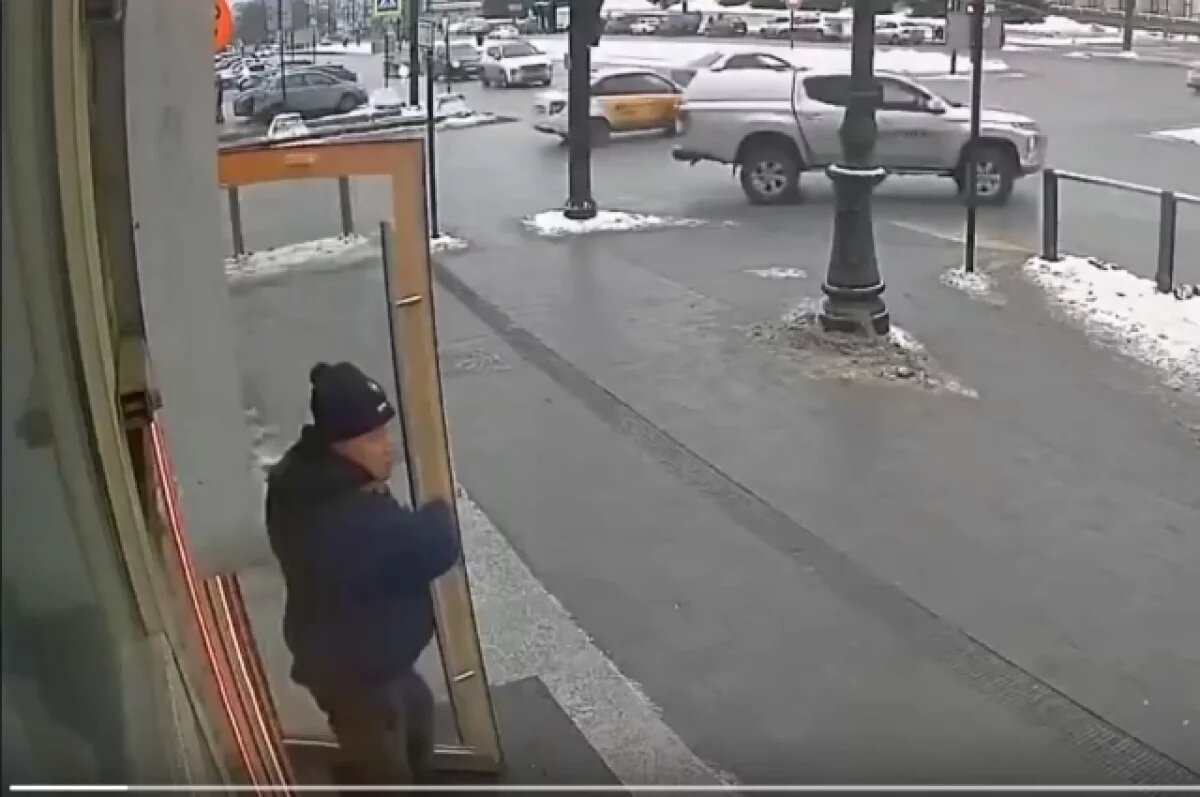    Полиция разыскивает мужчину, укравшего у пермяка ноутбук в центре города