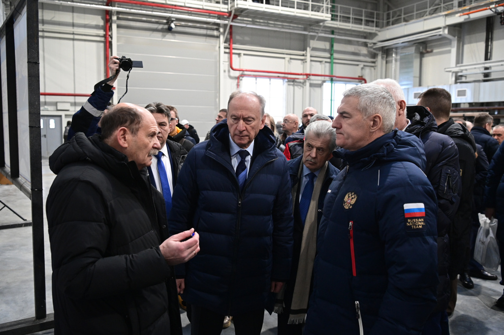 Глава Республики Карелия Артур Парфенчиков на запуске оборудования первой очереди цифровой верфи / Фото: "Онежский судостроительно-судоремонтный завод", АО  📷
