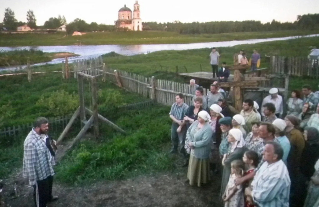 "Русский крест" Экранизация поэмы Николая Мельникова. Режиссёр Эдуард Боянов.