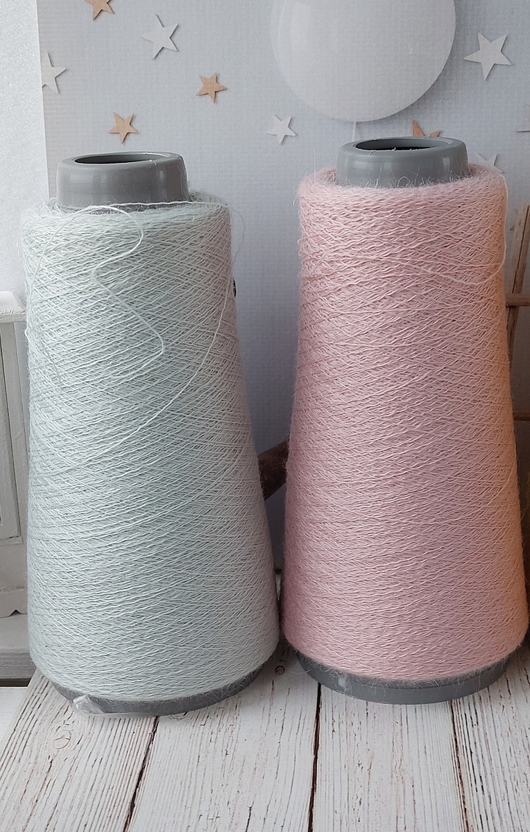 Тонкий мохер для новых работ.