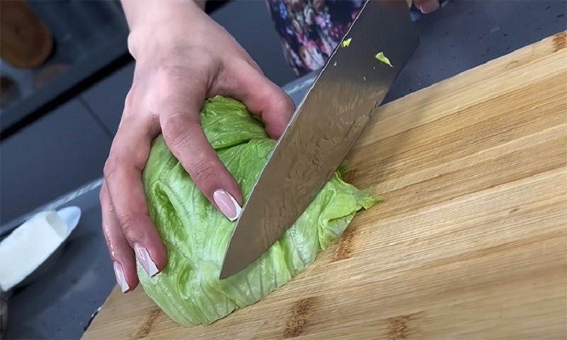 Весенний легкий салат, вкусный и сытный