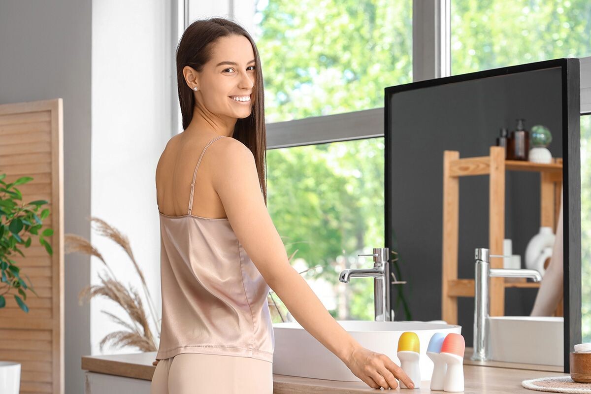 Любой дезодорант и антиперспирант наносите на чистую сухую кожу. Источник: Shutterstock📷
