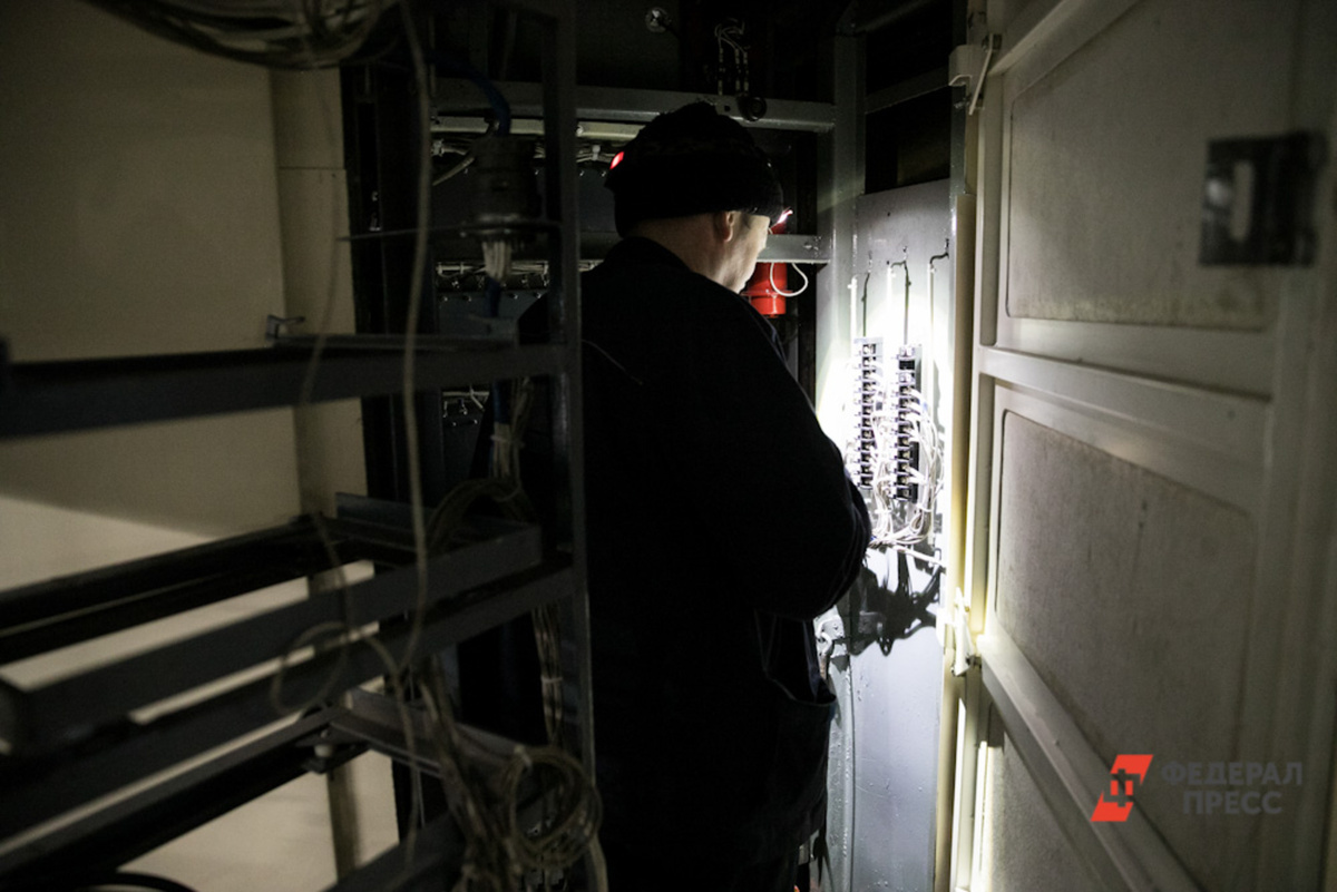 Причиной отключений стал упавший столб.  Фото: ФедералПресс / Евгений Поторочин