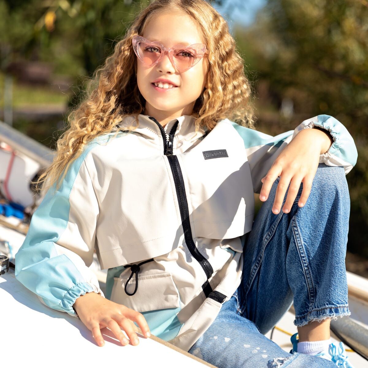 Стильная ветровка для девочки