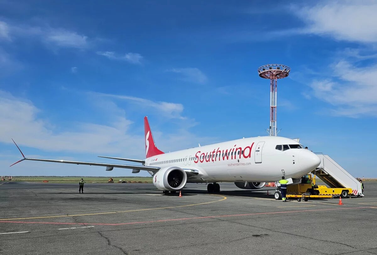    Посадку самолета из Москвы в Волгоград задержали на 6 часов