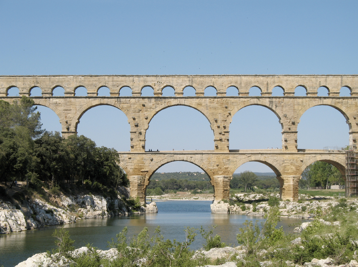 Акведук Пон-дю-Гар