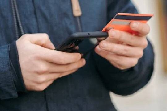    Россиянам рассказали о приёмах мошенников, обещающих удачные инвестиции