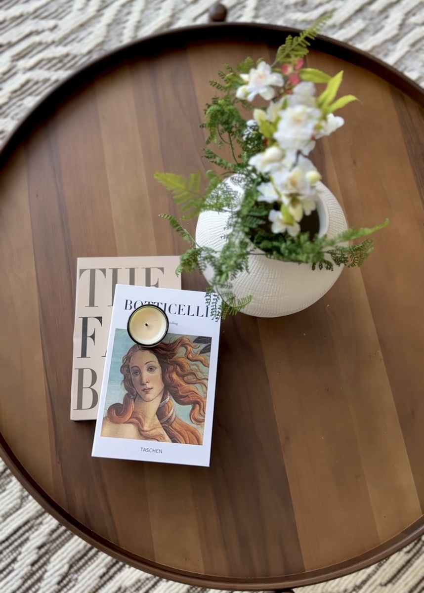 Добавить настроения интерьеру могут интересные детали; проект Furni в Дубае