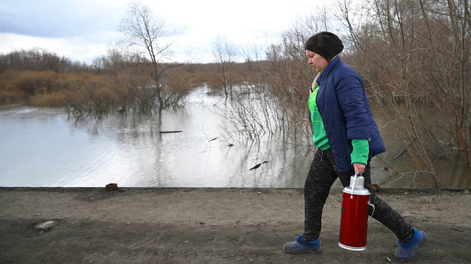 В жилых массивах Казани началась подготовка к паводковому периоду.📷Фото: Евгений Разумный / Коммерсантъ