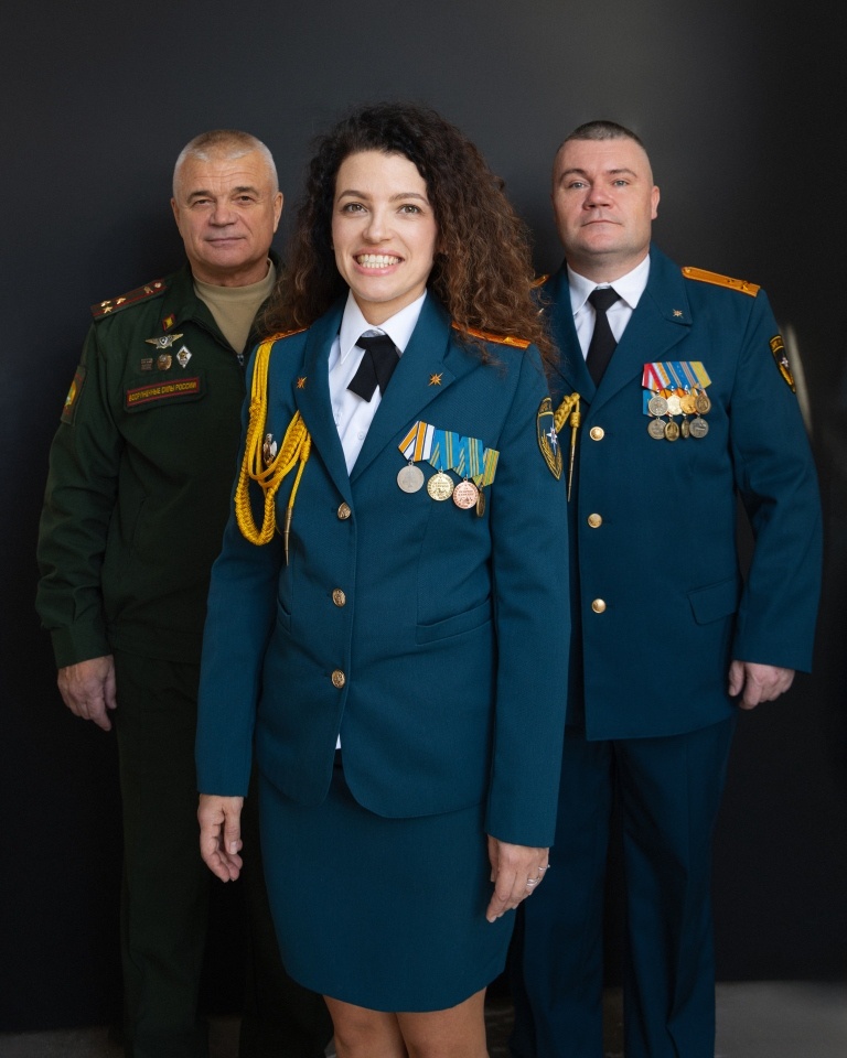 Мария Остапенко, правнучка Сергея Ивановича Зимина, с отцом и мужем