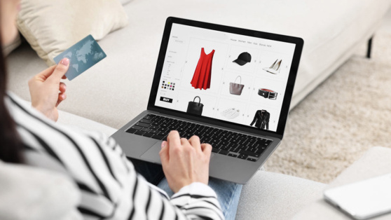    Самозапрет на покупки для шопоголиков предлагают ввести в Совфеде ©New Africa / Shutterstock/Fotodom