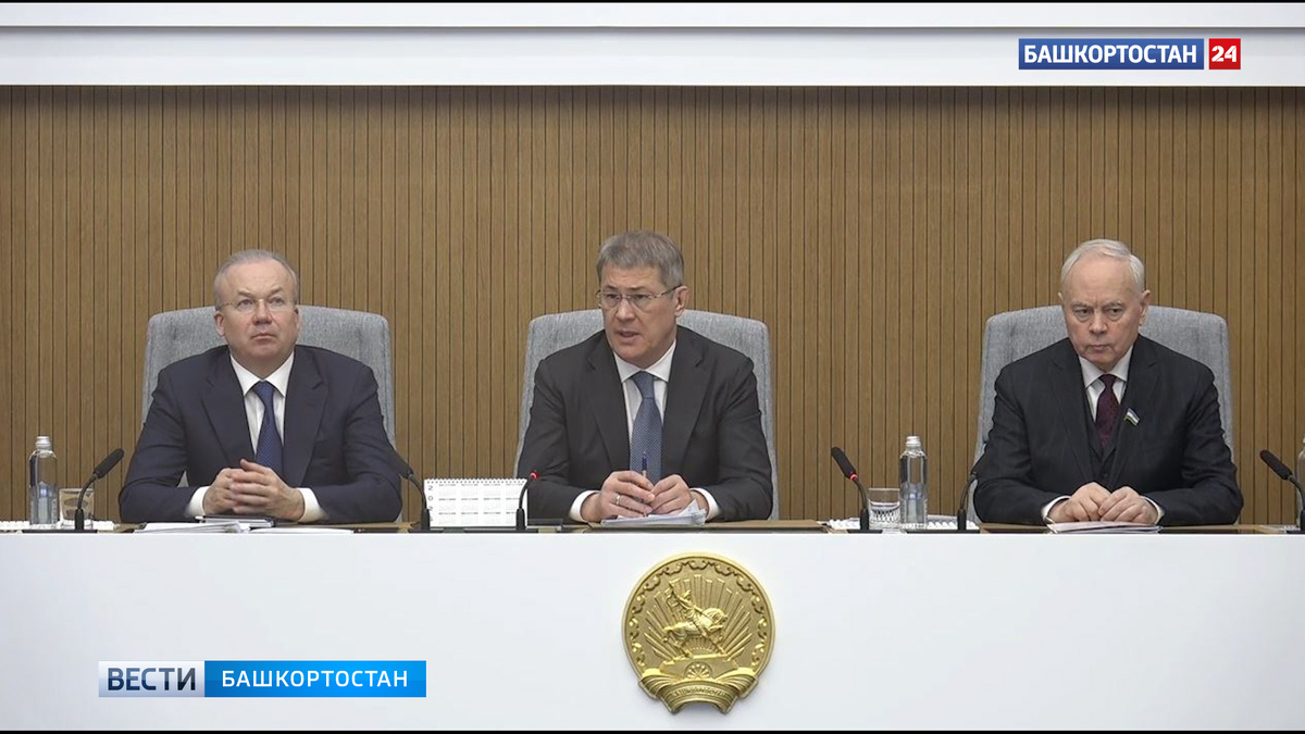    Глава Башкирии Радий Хабиров поручил навести чистоту в Уфе к 1 апреля