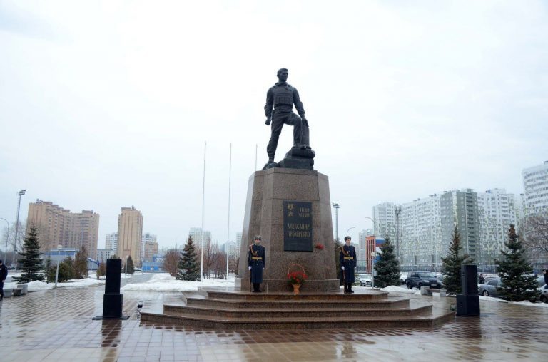    Память Героя России Александра Прохоренко почтили в Оренбурге Оренбуржье