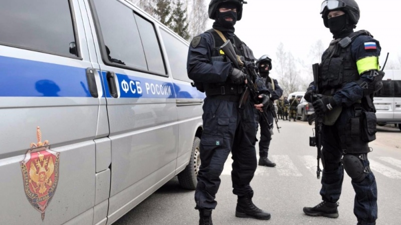 В последнее время сотрудники ФСБ все чаще требуют предоставить доступ к смартфонам и ноутбукам.