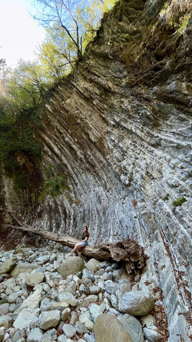 Белый зал в Каньоне в Мамедовом ущелье