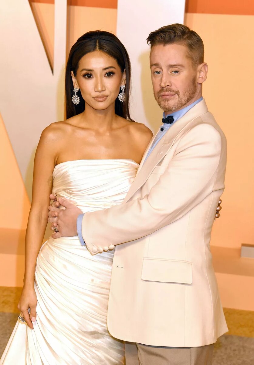 Маколей Калкин и Бренда Сонг📷
