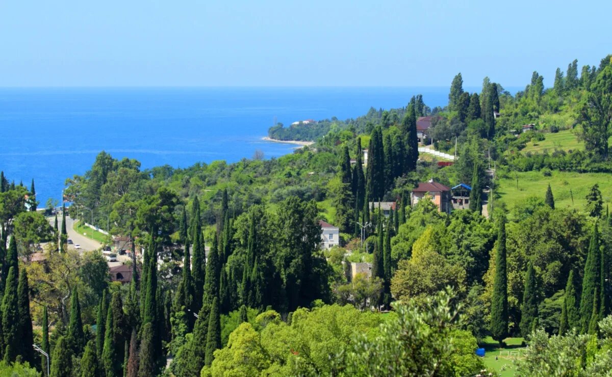    Летние туры «все включено» в Абхазию продаются от 55 тысяч рублей на двоих