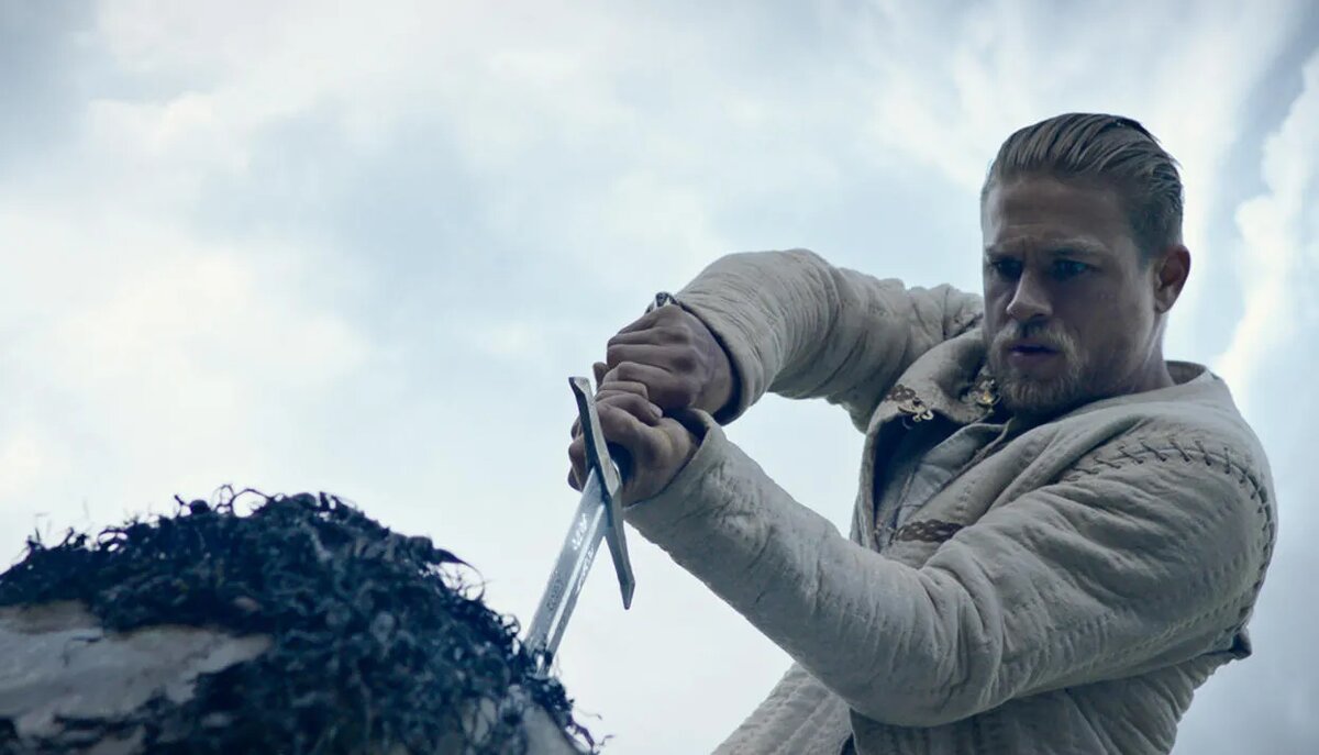 Кадр из фильма "Меч короля Артура"