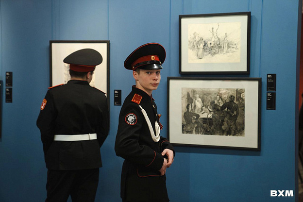    В Вятском художественном музее открылась выставка «Приближая Победу»