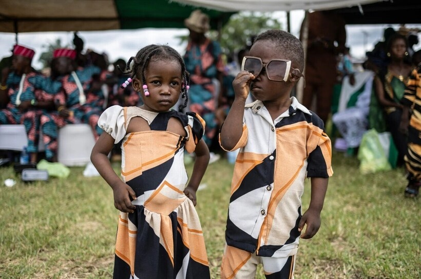    14 фото фестиваля близнецов в нигерийском городе, где живут тысячи двойняшек