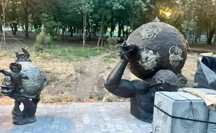 Источник фото: Скульптура «Речной атлант» в парке «Дружба», фото 161.ru