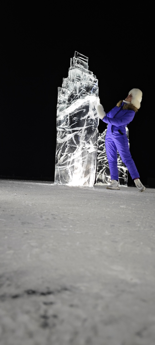 Выставка ледяных скульптур на острове Ольхон, посёлок Хужир