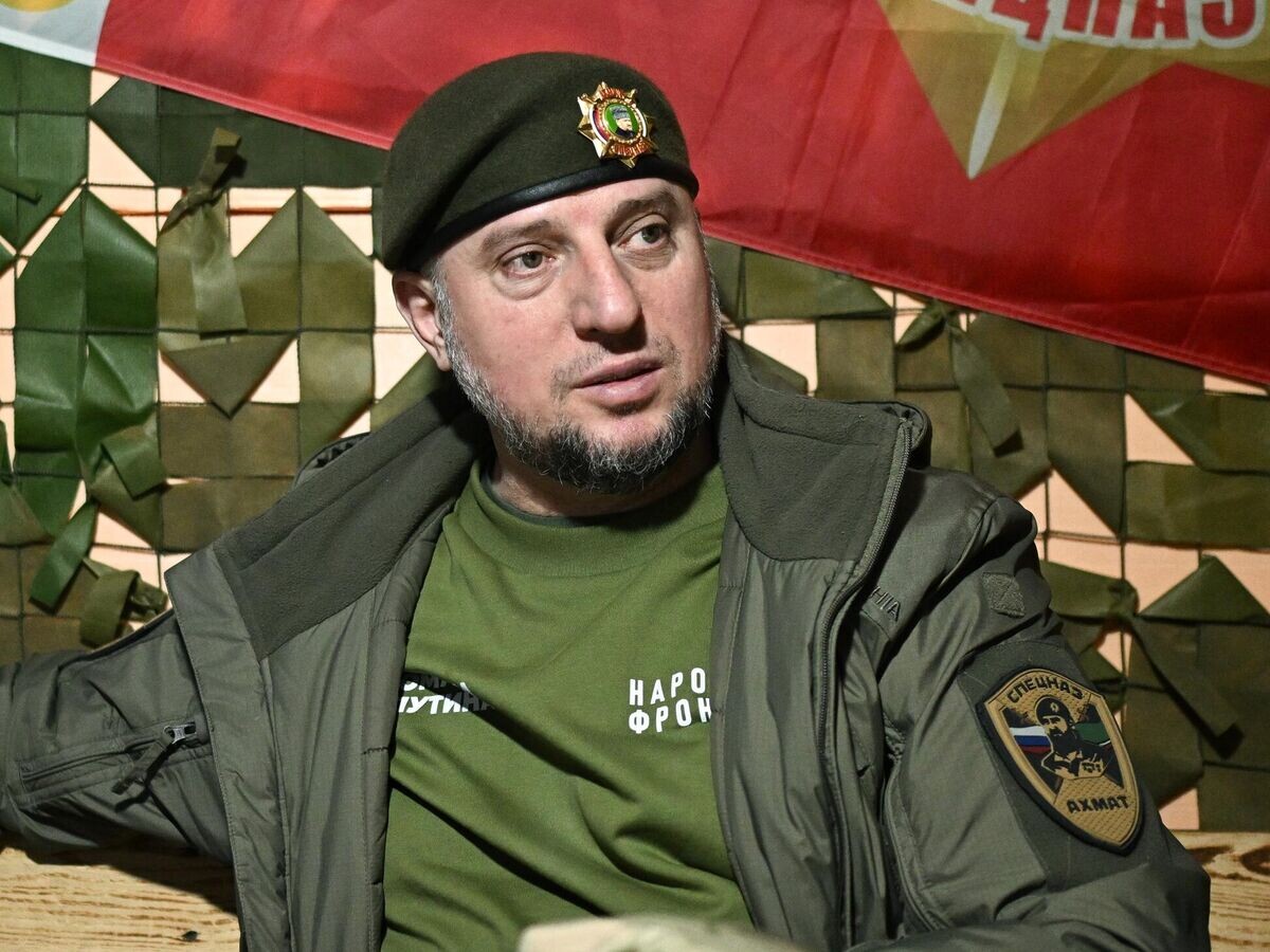    Командир спецназа "Ахмат" Апти Алаудинов© РИА Новости / Сергей Бобылев