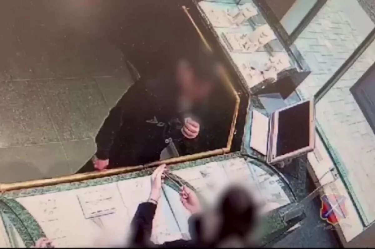    Арестован волгоградец, попавший на камеру при ограблении ювелирного салона