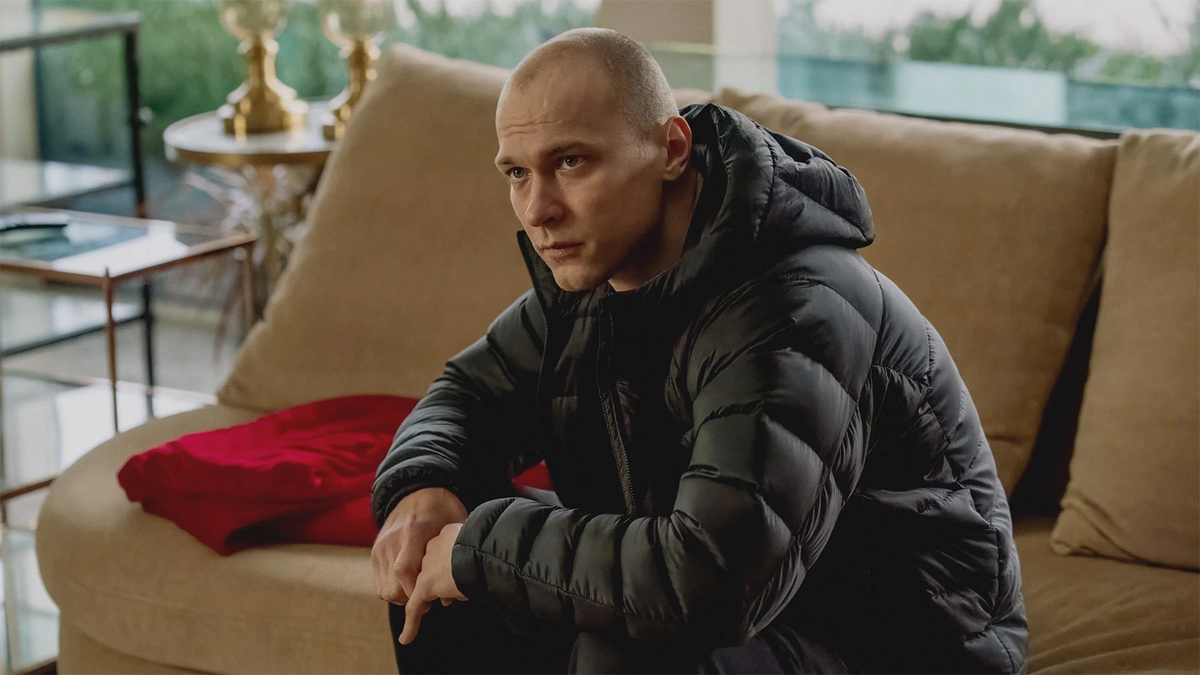 Юра Борисов в фильме "Анора"