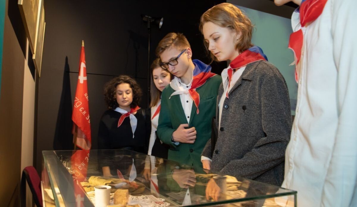     Экскурсия для школьников. Источник: victorymuseum.ru Автор фото: Пресс-служба Музея Победы